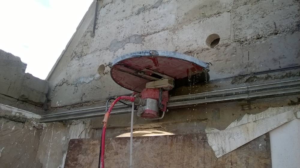 Sciage de pignons de maison épaisseur 40 cm